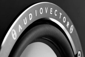 Сабвуфер Audiovector QR Sub SE White Silk