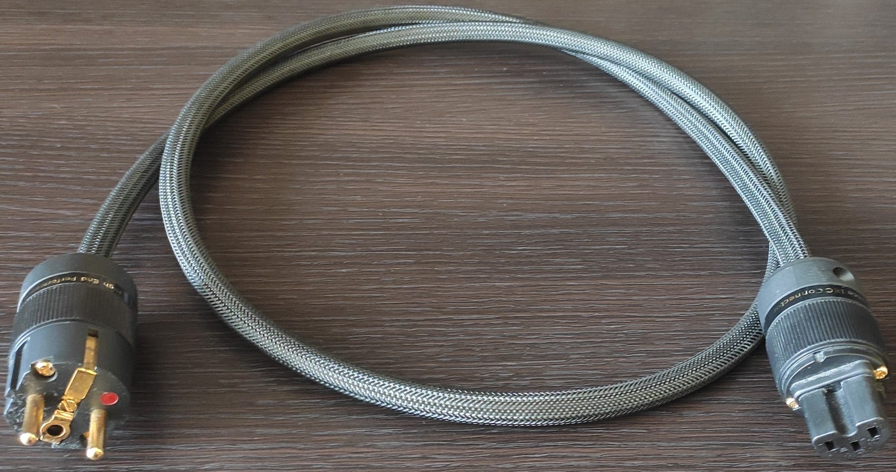Силовой кабель NEOTECH NEP-5001 TTAF Gold-EU 1,5м.