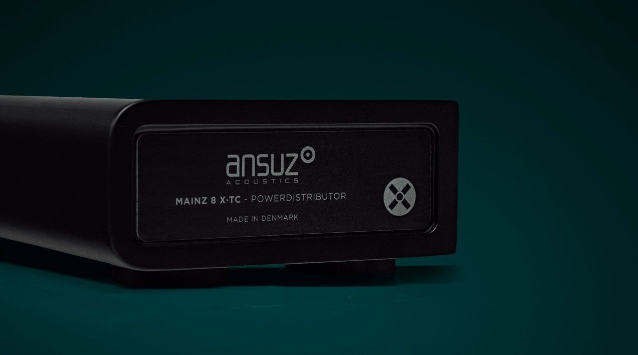 Розподільник живлення Ansuz Acoustics Mainz8 X-TC