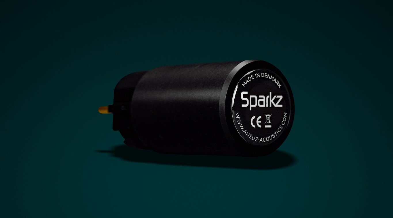 Активний фільтр живлення Ansuz Acoustics Sparkz