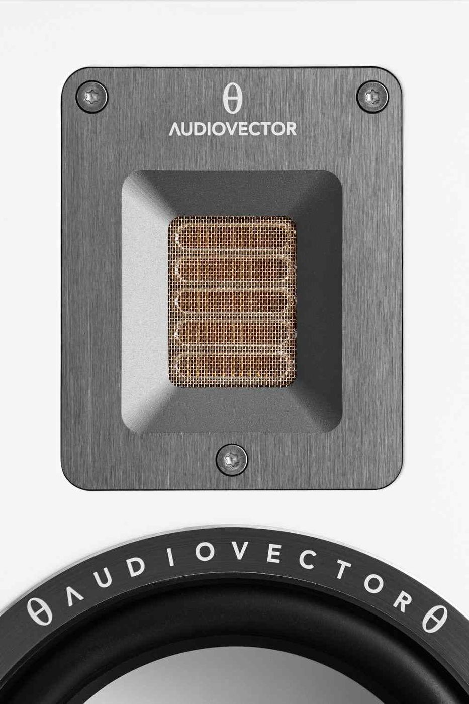 Акустика настінна Audiovector QR Wall SE Dark Walnut