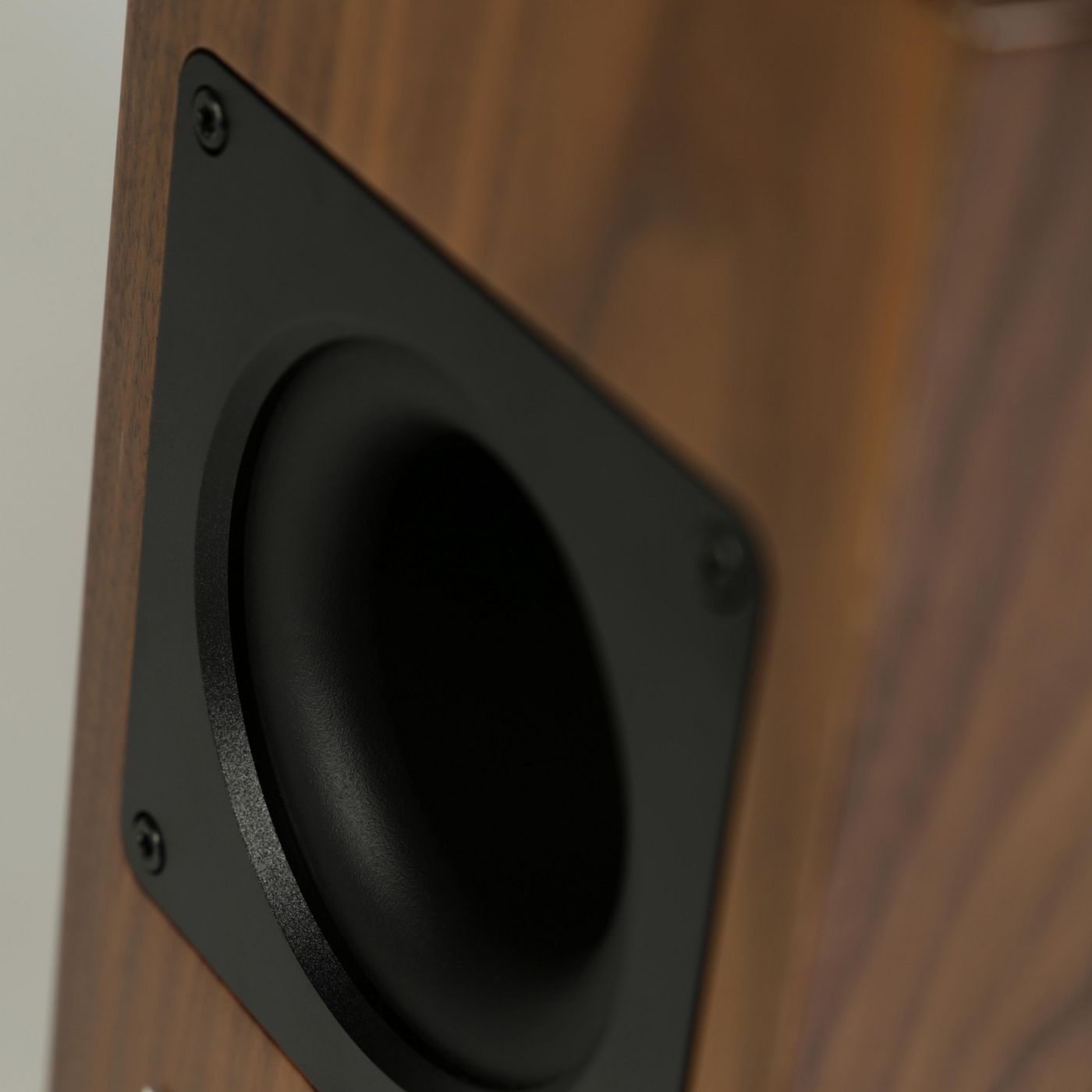 Полочная акустика ELAC Concentro S 503 Walnut High Gloss
