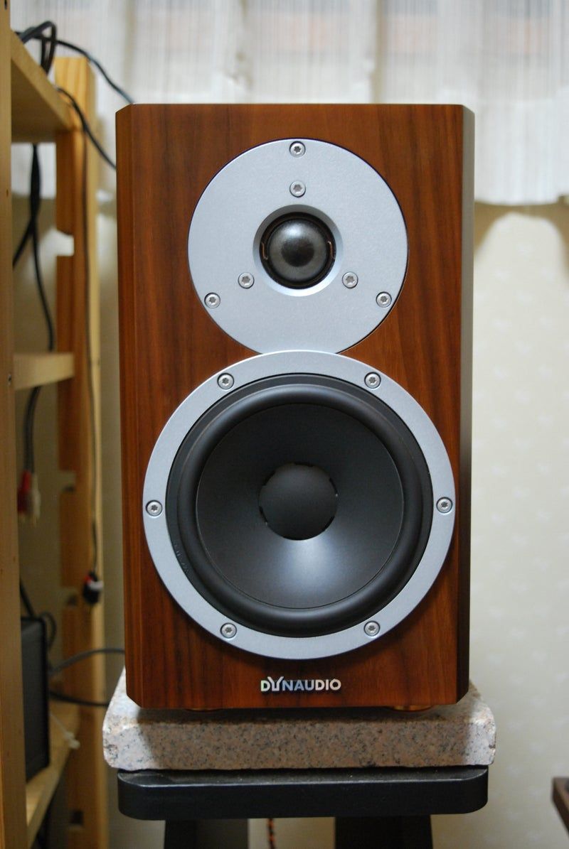 Полочная акустика Dynaudio Excite X14 Walnut Satin