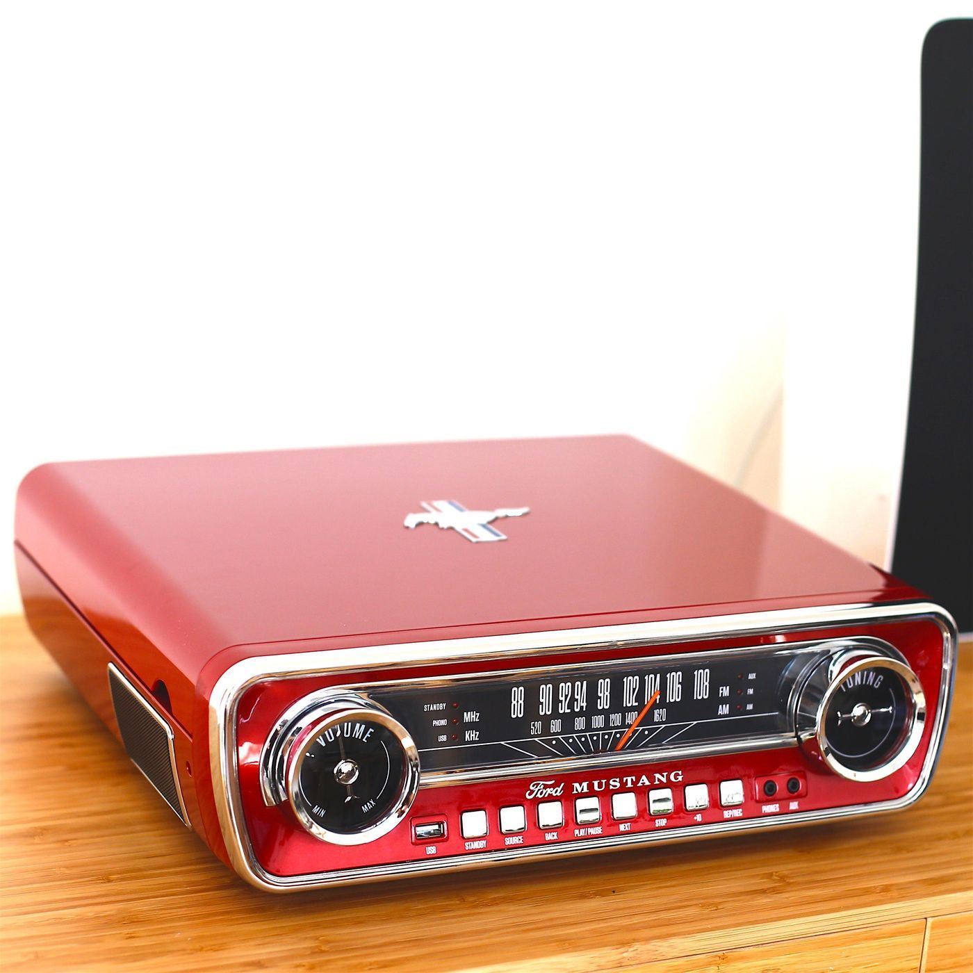 Проигрыватель винила ION Mustang LP Red