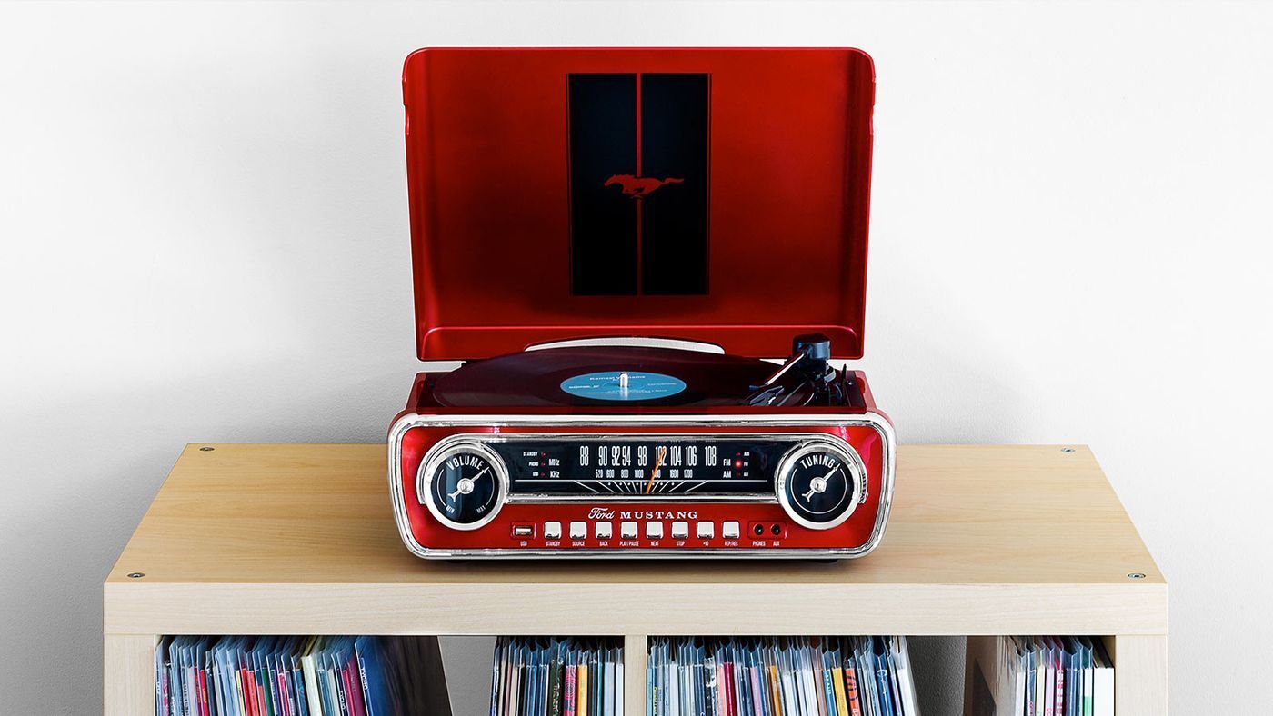 Проигрыватель винила ION Mustang LP Red