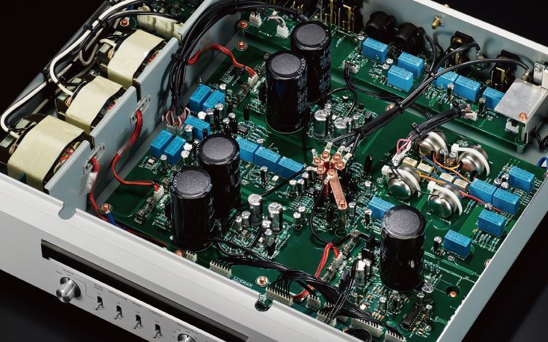 Фонокоректор Luxman E-07 Silver
