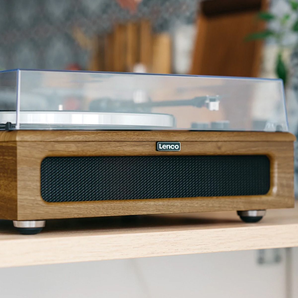 Програвач вінілу Lenco LS-410WA Walnut