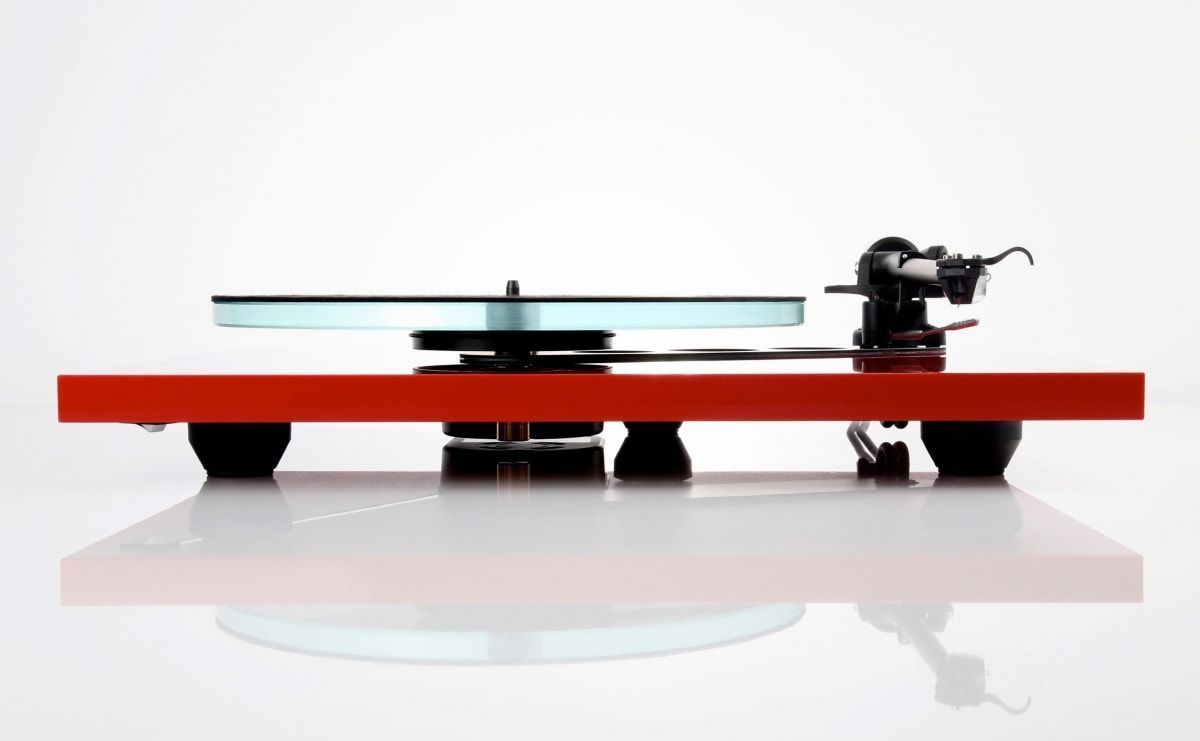 Виниловый проигрыватель Rega Planar 3 Nd5 MM Red