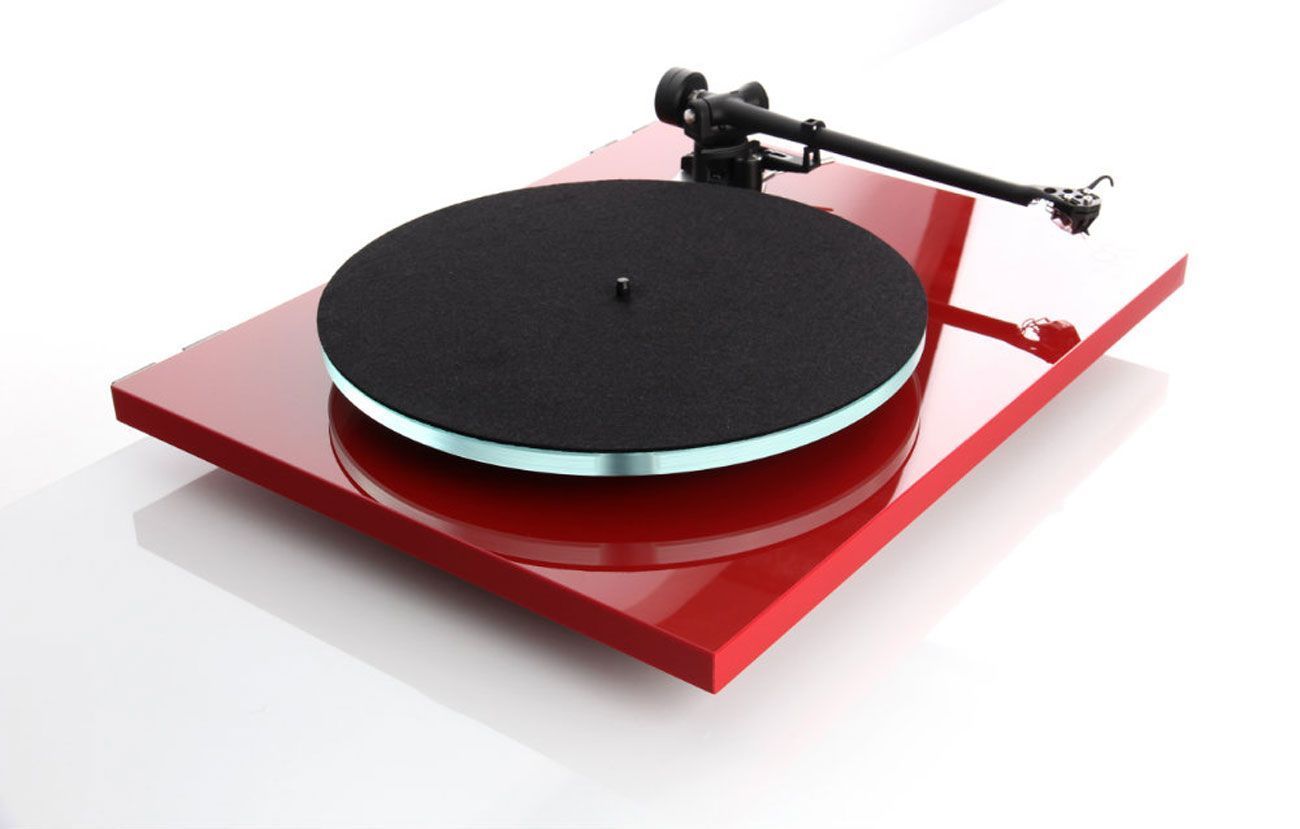 Виниловый проигрыватель Rega Planar 3 Nd5 MM Red