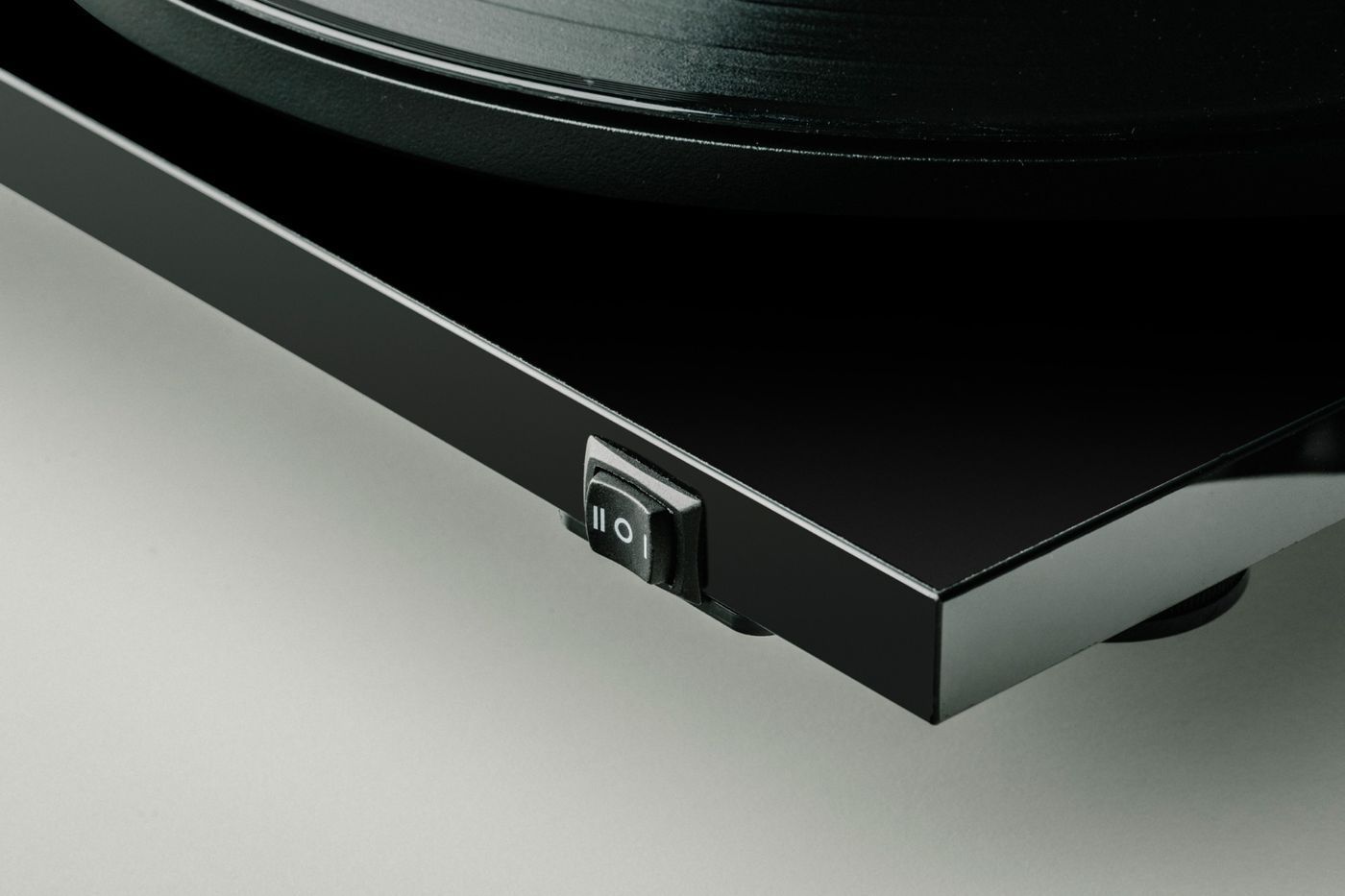Програвач вінілу Pro-Ject E1.2 Phono Pick it MM E White