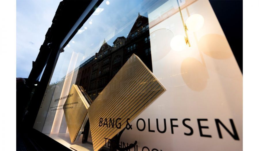 Телевизор Bang & Olufsen Beovision Harmony 88 OLED Smoked Oak