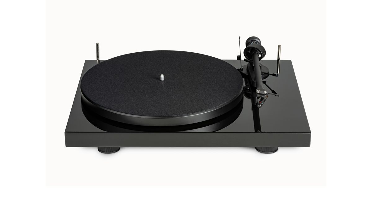 Проигрыватель винила Pro-Ject Debut III Phono OM5e HG Black