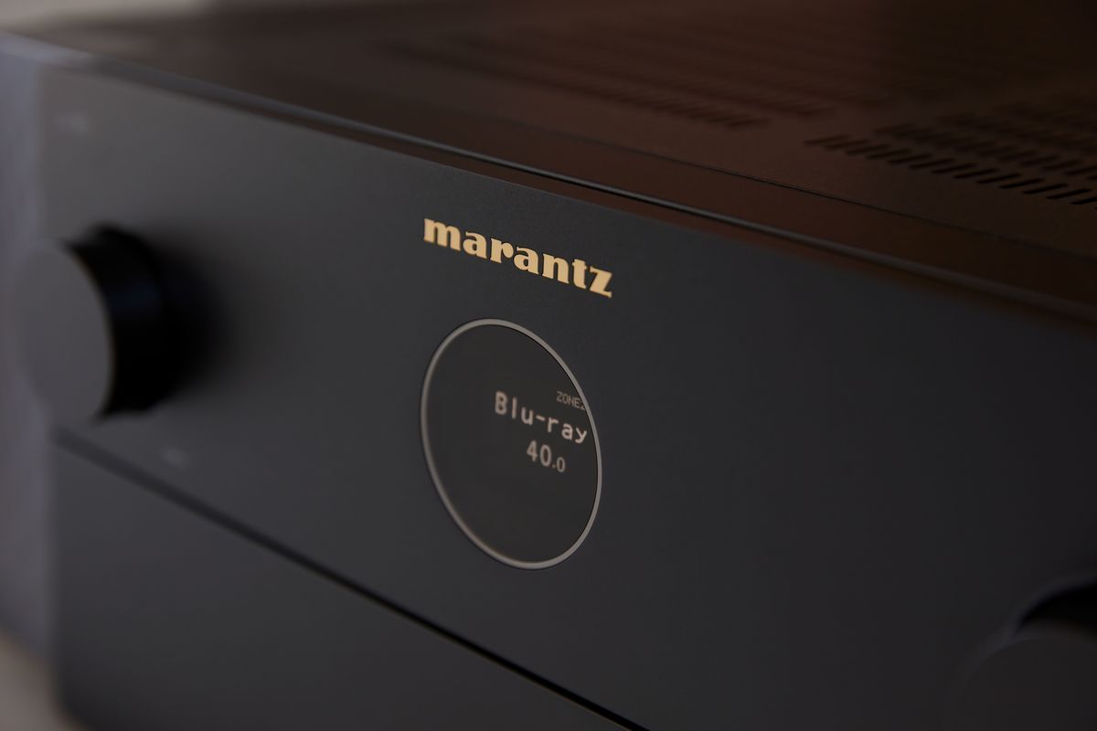AV Ресівер Marantz Cinema 40 Black