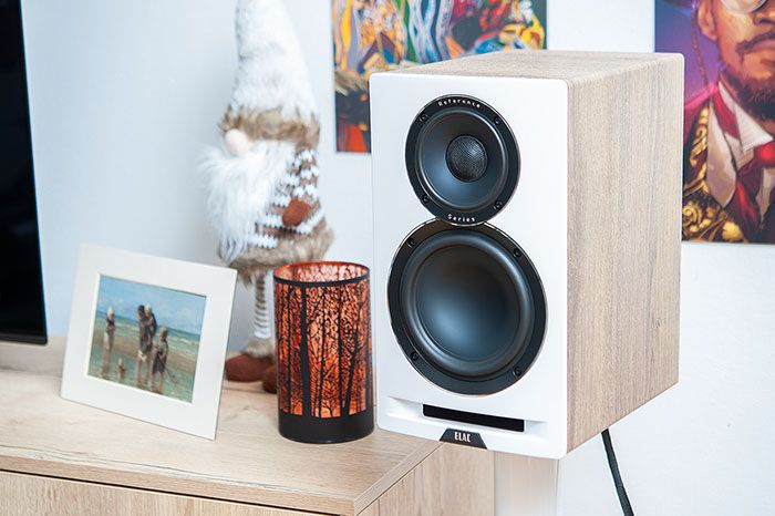 Полочная акустика Elac Uni-Fi Reference UBR62 Wood White