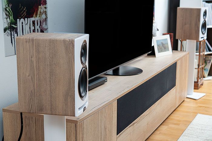 Полочна акустика Elac Uni-Fi Reference UBR62 Wood White