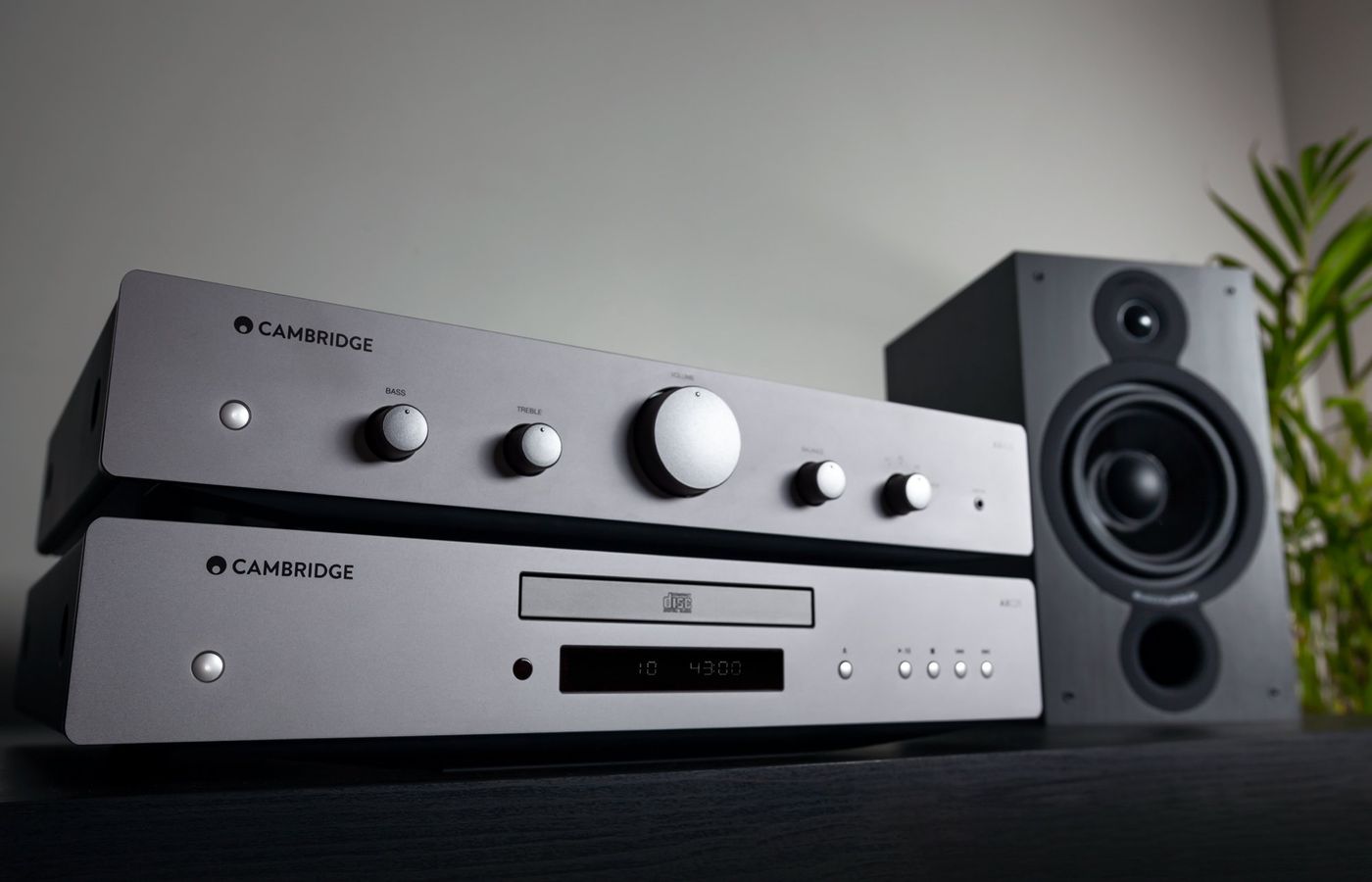 Интегральный усилитель Cambridge Audio AXA25 Grey