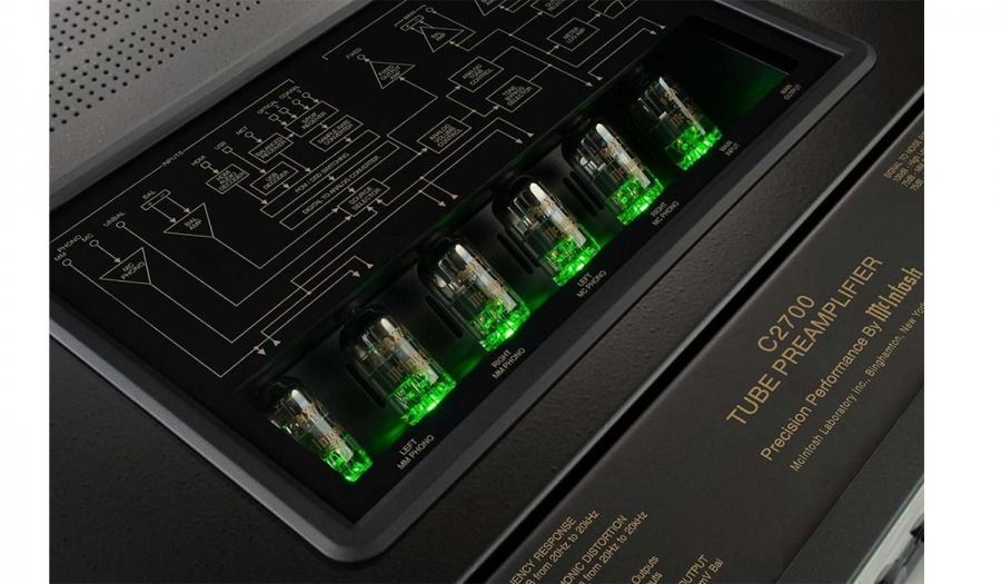 Попередній підсилювач Mcintosh C2700