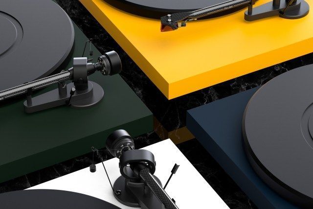 Програвач вінілу Pro-Ject Debut Carbon EVO 2M-Red Satin Black