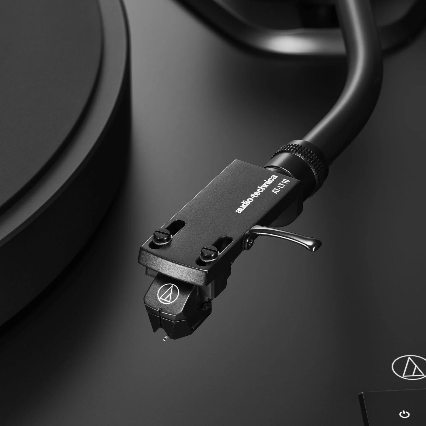 Проигрыватель винила Audio-Technica AT-LP8X