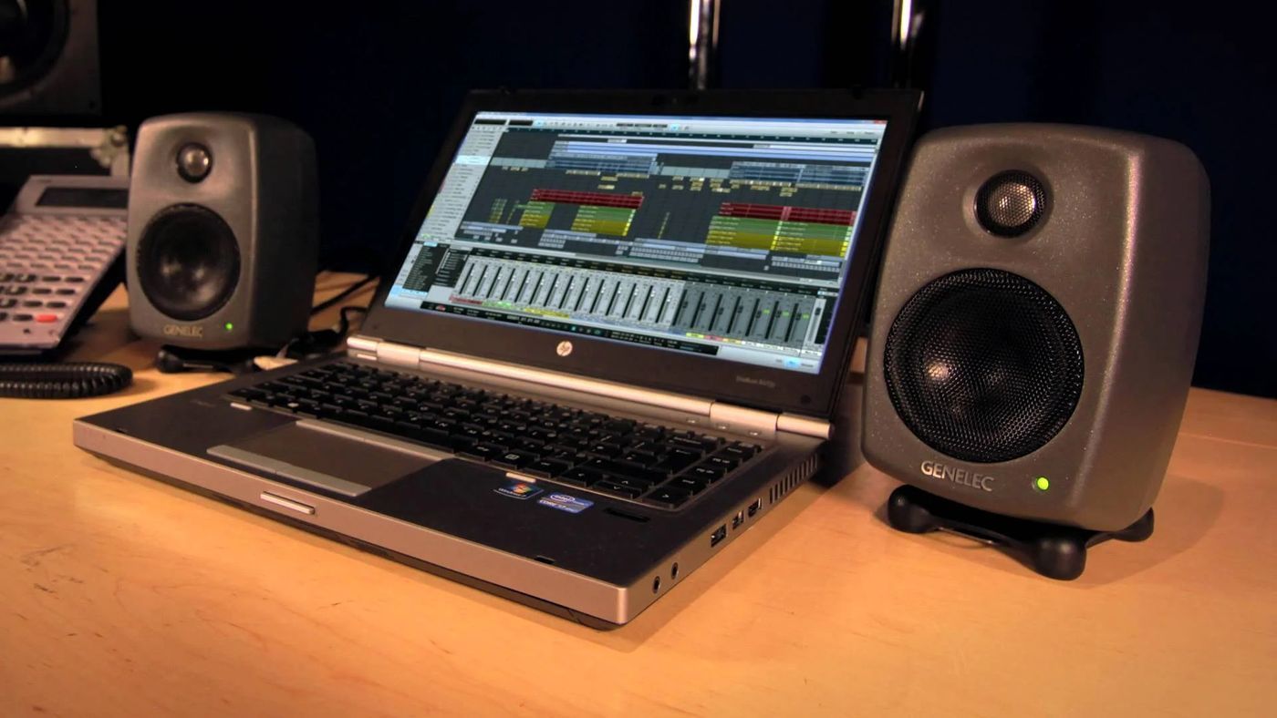Студийный монитор Genelec 8010AP