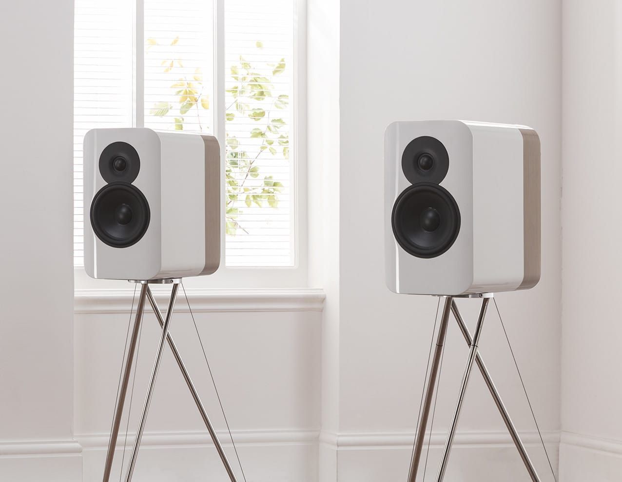 Акустика Q Acoustics Q CONCEPT 300 WHITE & OAK EXC STAND (QA2720)
