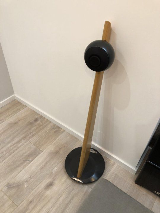 Акустическая пара Cabasse IO 2 stand version Light-Oak/Glossy Black