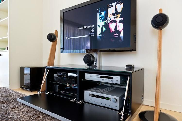 Акустическая пара Cabasse IO 2 stand version Light-Oak/Glossy Black