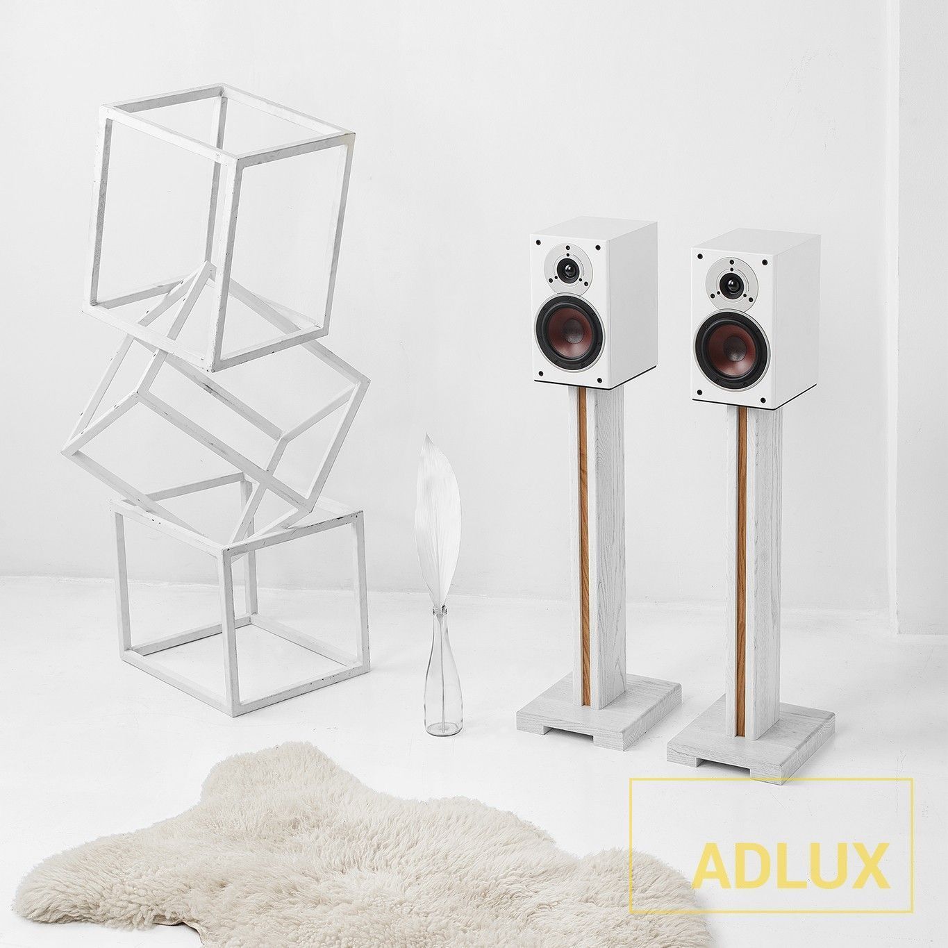 Стойки под акустику ADLUX BASE SS-X-Wh-W White-Walnut