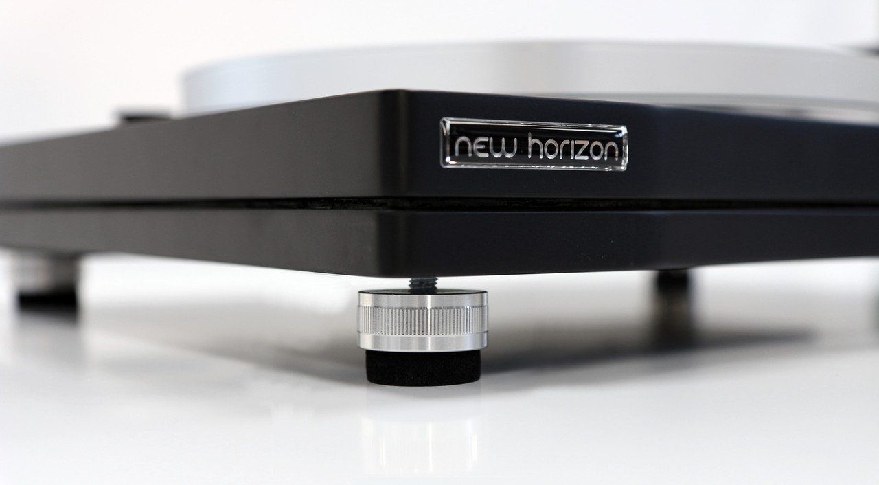 Проигрыватели винила New Horizon 202 AT-3600L Laminated Black с крышкой