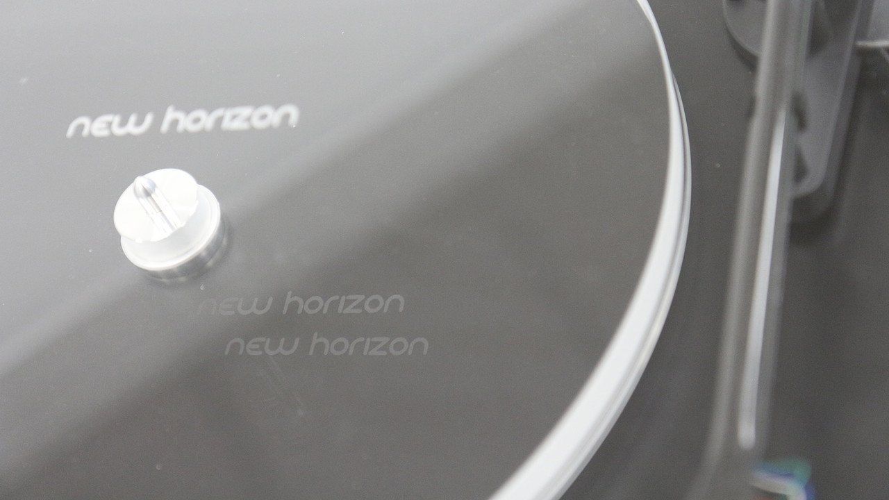 Програвачі вінілу New Horizon 202 AT-3600L Laminated Black з кришкою