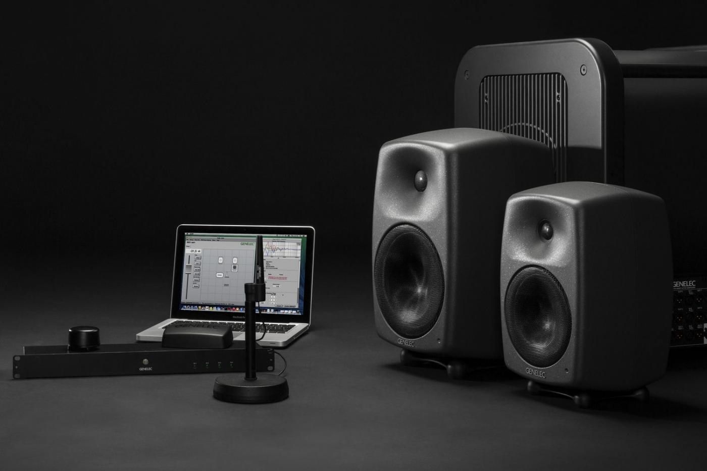Студийный монитор Genelec 8340APM
