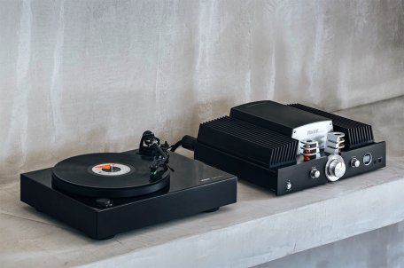 Проигрыватель винила Magnat MTT 990 with cartridge Black