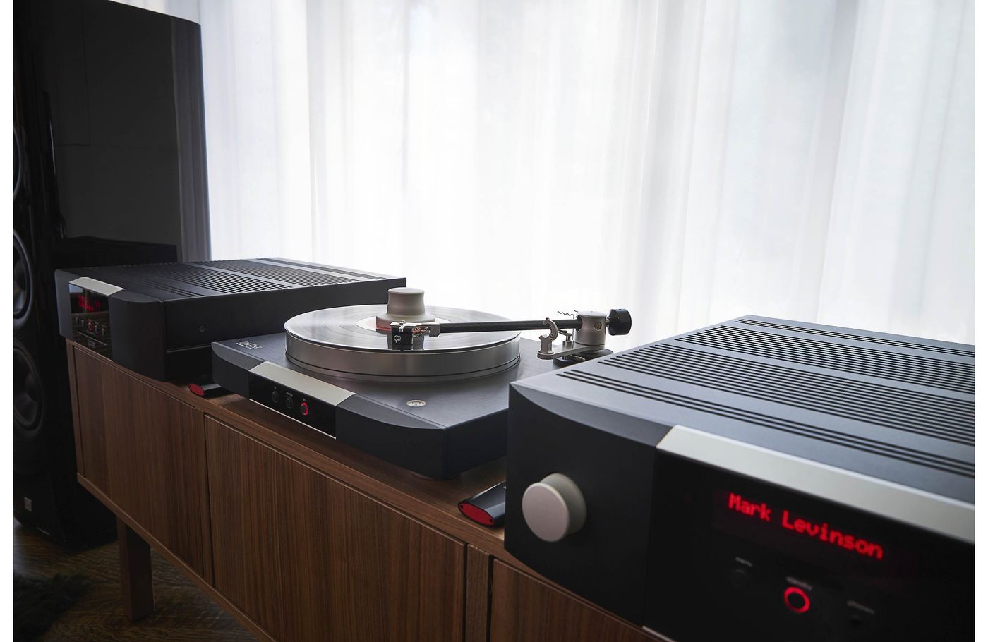 Проигрыватель винила Mark Levinson Nº5105 MC