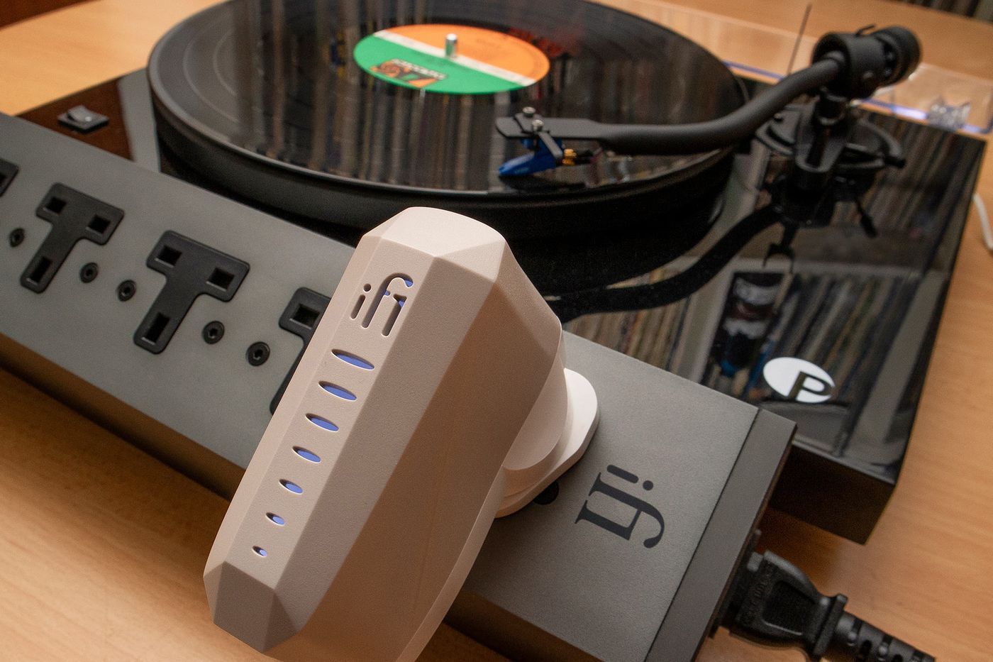 Блок питания iFi iPower X (9V/2.5A) White