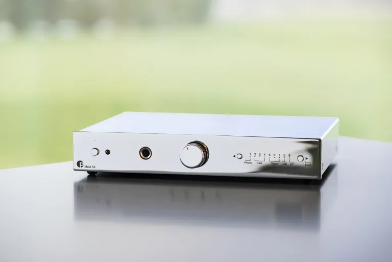 Інтегральний підсилювач Pro-Ject Maia S2 Chrome
