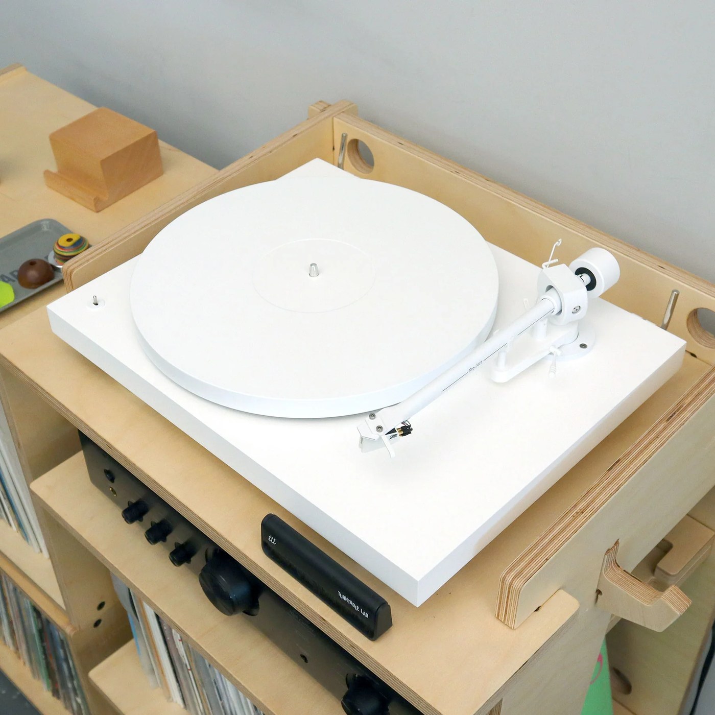 Програвач вінілу Pro-Ject Debut PRO B Pick it PRO B White Edition