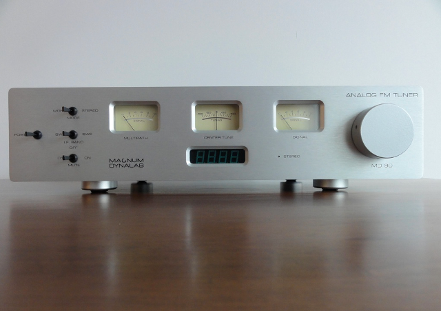 FM-тюнер Magnum Dynalab MD 90T