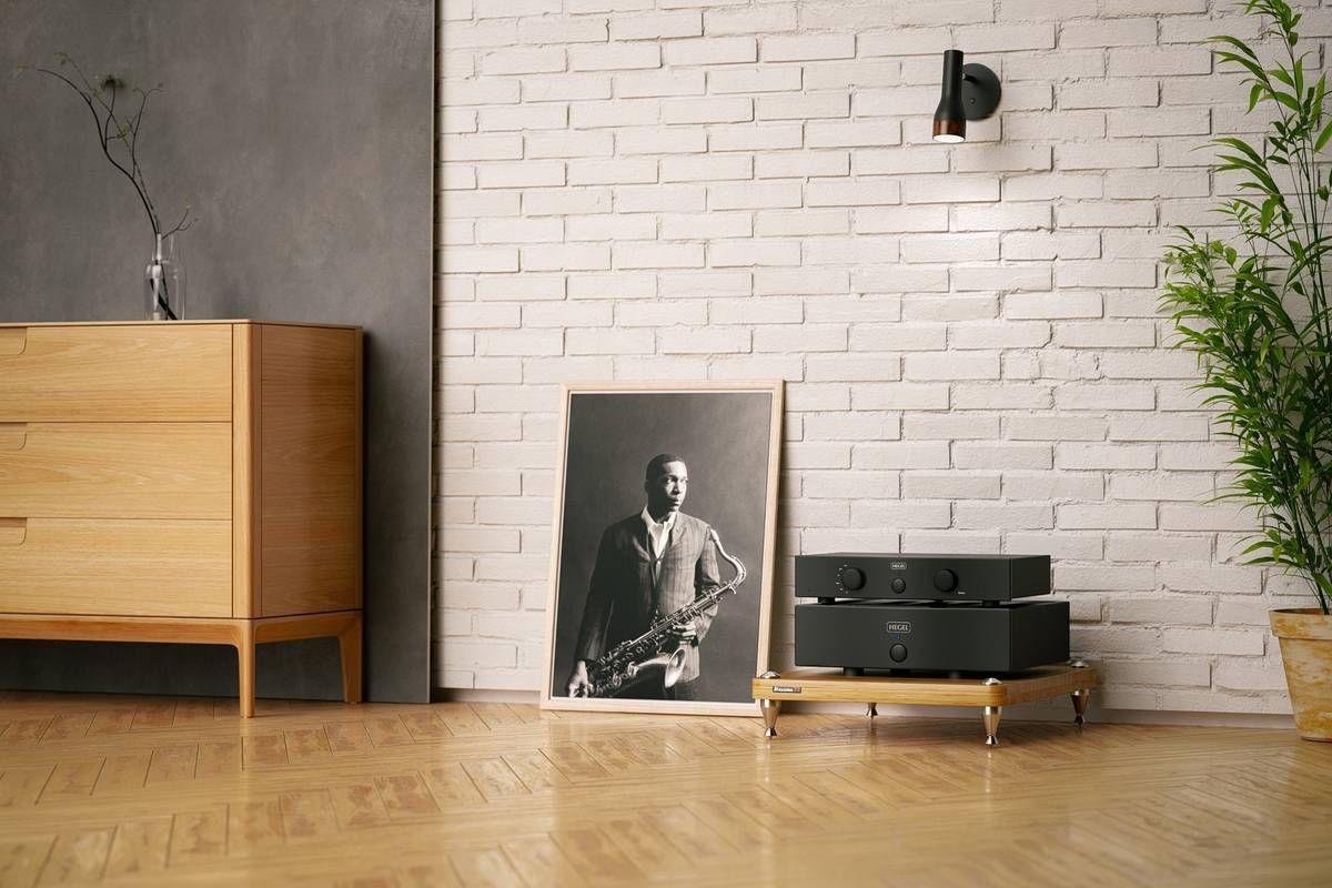 Попередній підсилювач Hegel P20 Black