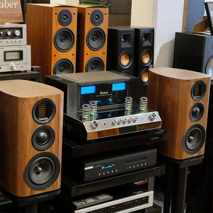 Полочная акустика Wharfedale EVO 4.2 Walnut