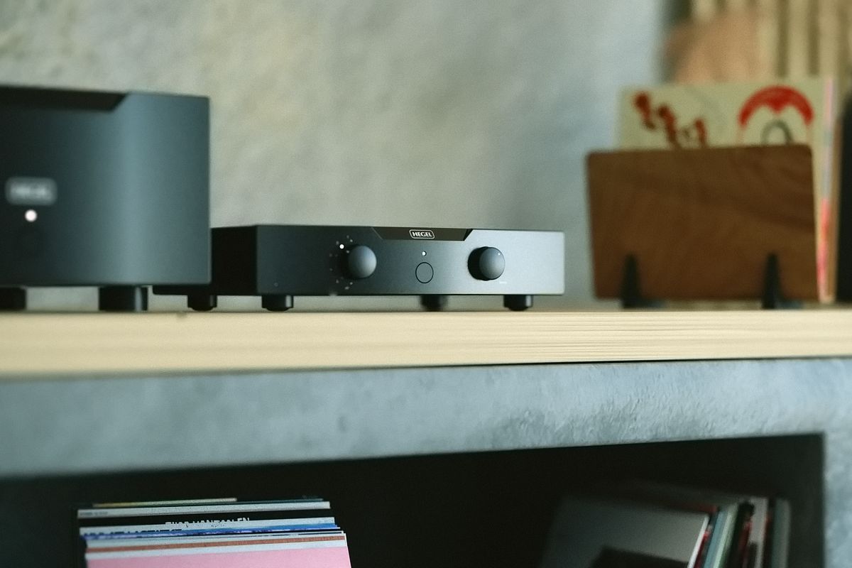 Предварительный усилитель Hegel P30A Black
